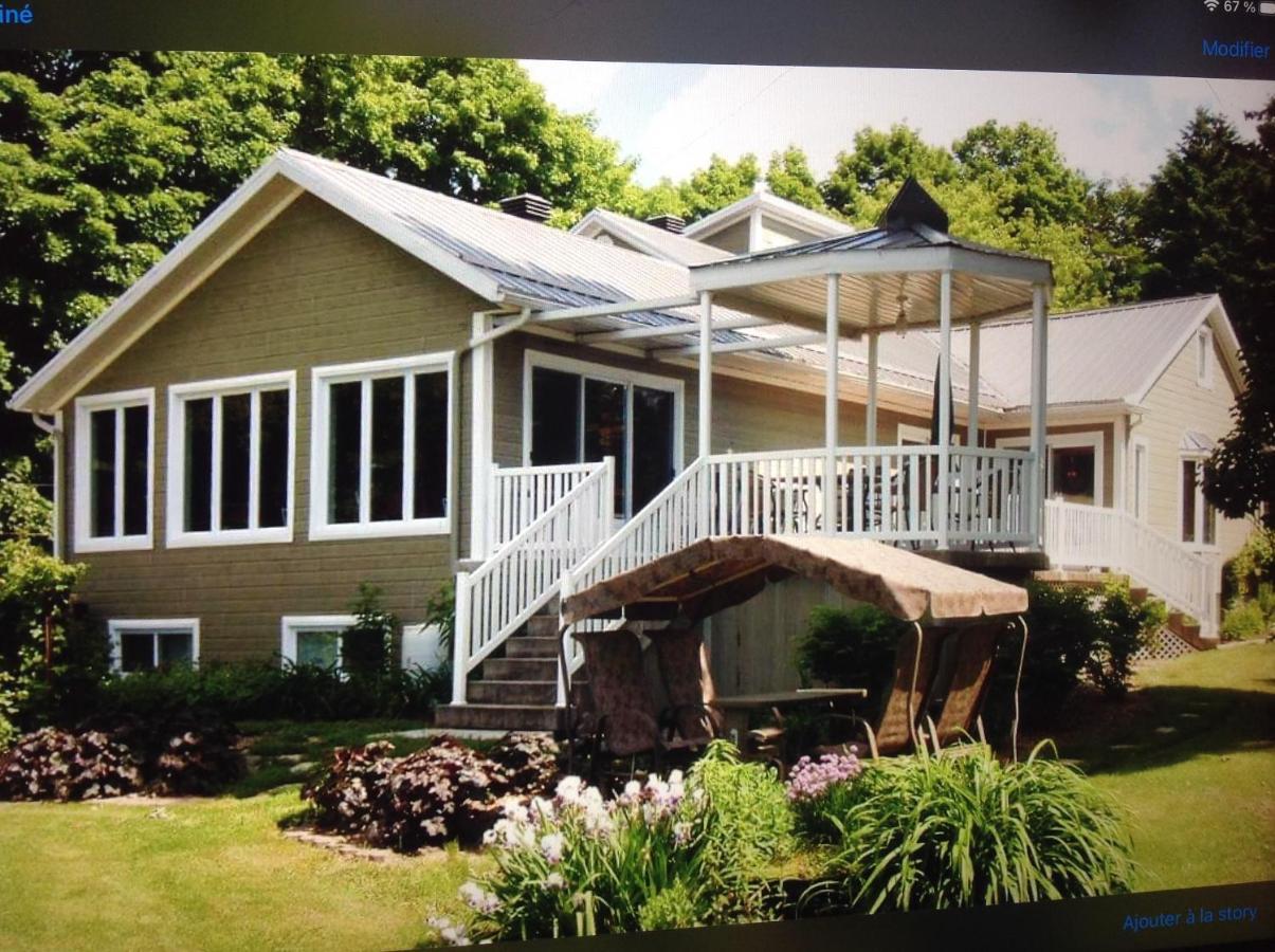 Les Saisons Du Fleuve Bed & Breakfast Lotbiniere Екстериор снимка