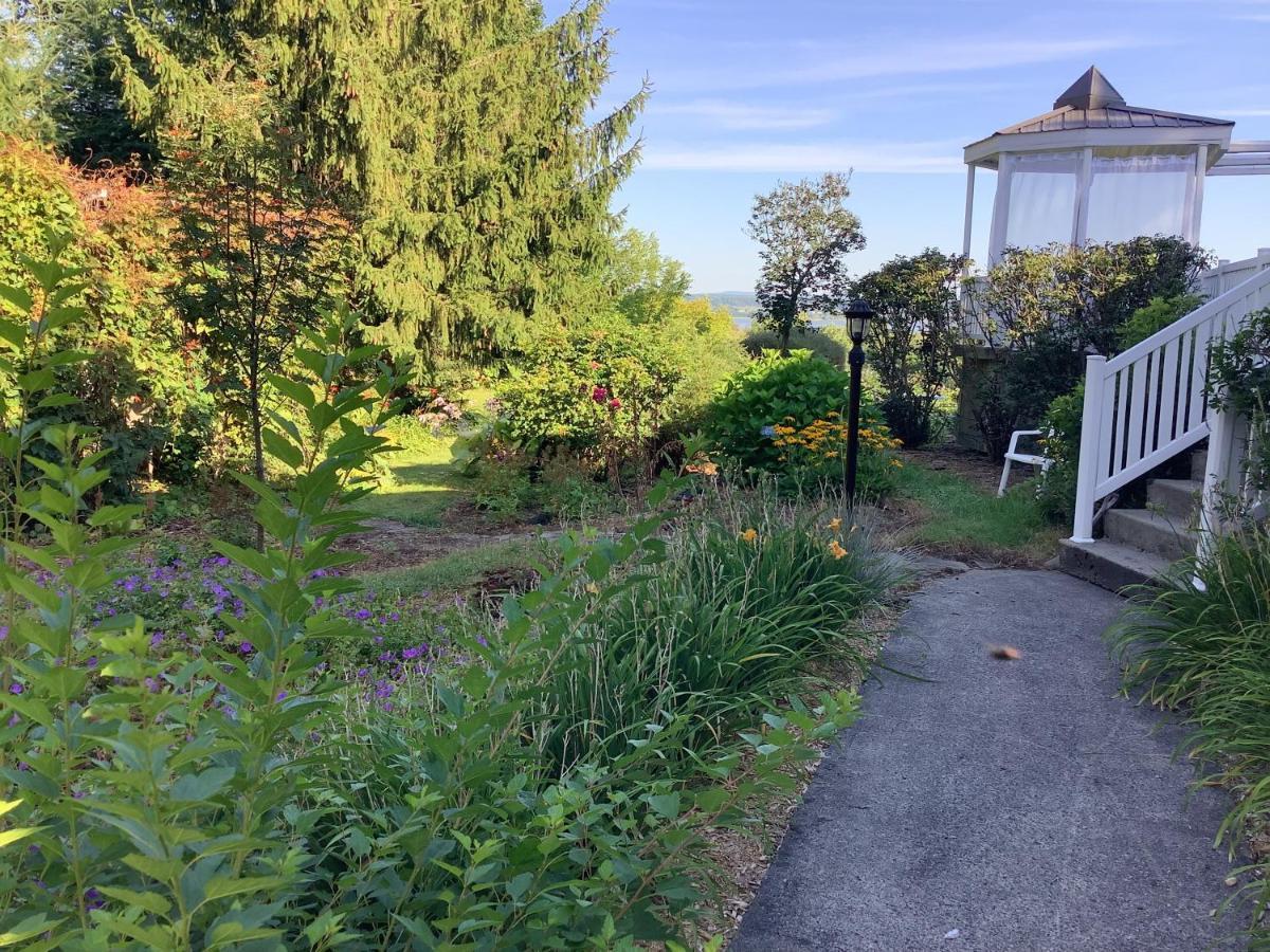 Les Saisons Du Fleuve Bed & Breakfast Lotbiniere Екстериор снимка