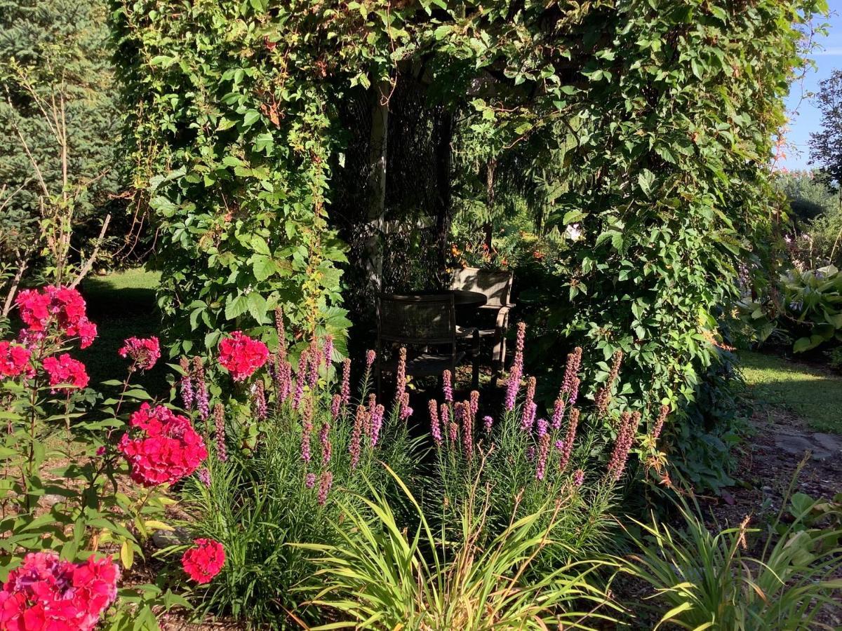 Les Saisons Du Fleuve Bed & Breakfast Lotbiniere Екстериор снимка