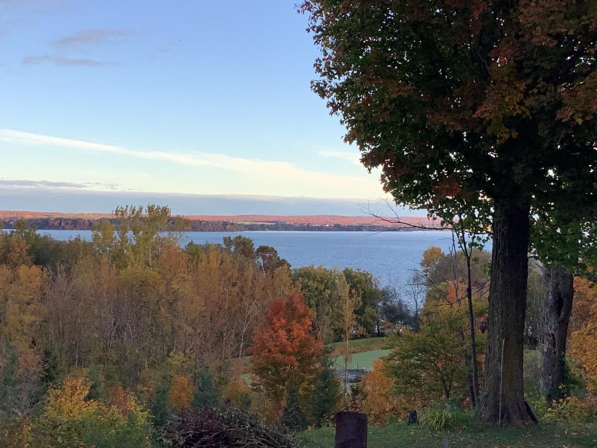 Les Saisons Du Fleuve Bed & Breakfast Lotbiniere Екстериор снимка