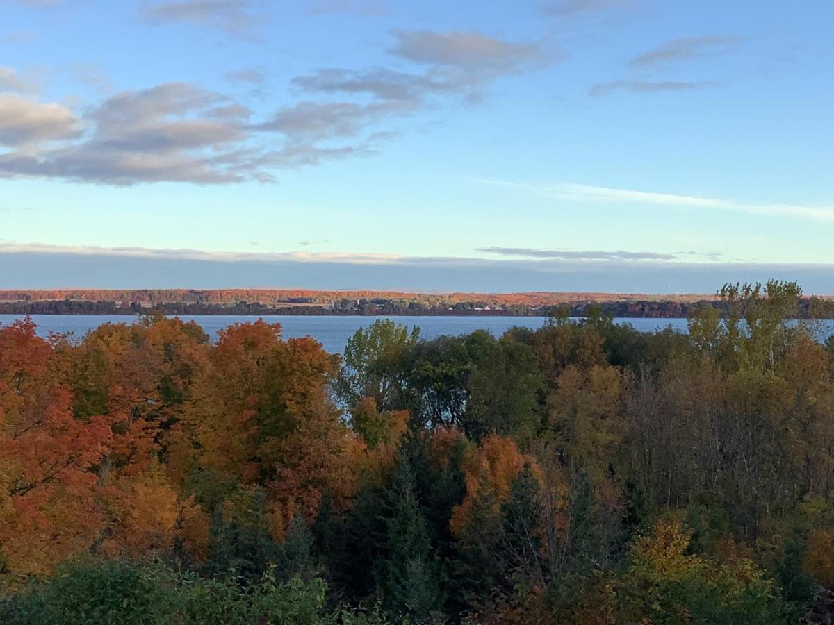 Les Saisons Du Fleuve Bed & Breakfast Lotbiniere Екстериор снимка